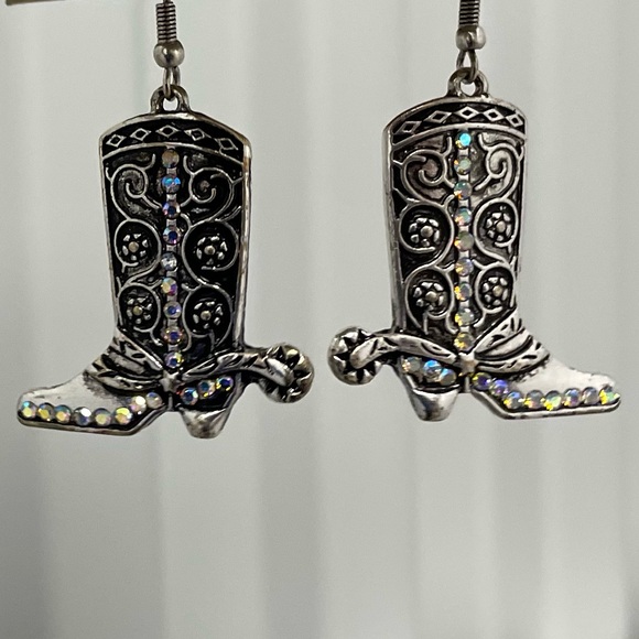 NWT Western Cowboy Boot Earrings Womens Silver Crystal Wire 1 1/4 x 1 1/8 in - Picture 8 of 14